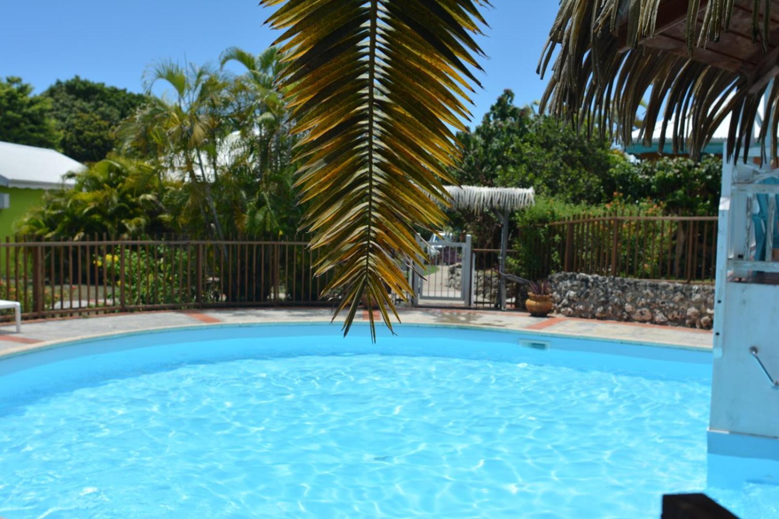 Bungalow La Papaye Bleue Residence Acces Piscine & Plage Saint-Francois  Eksteriør billede